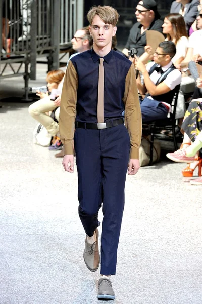 Look 38